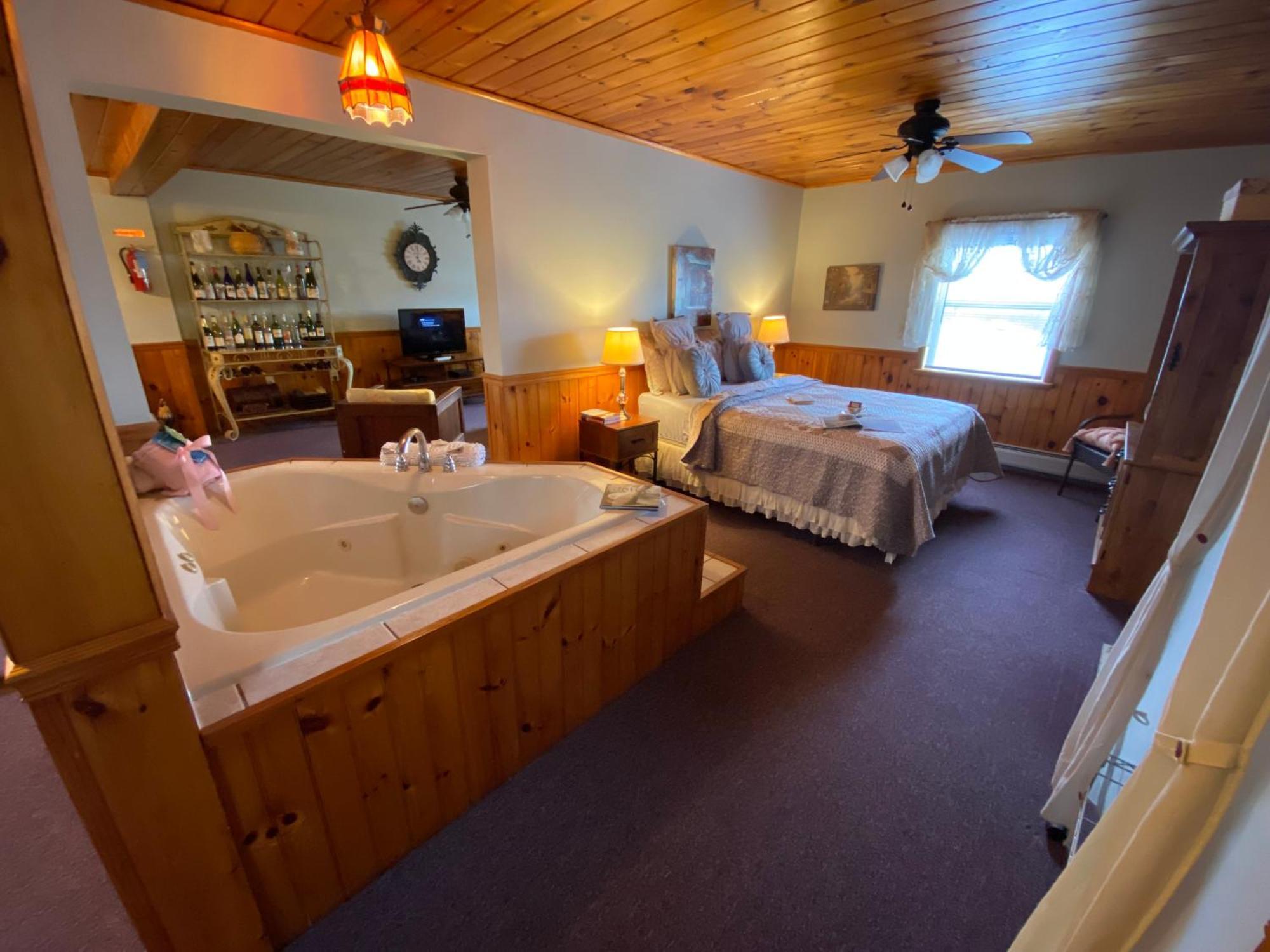 Savannah House Wine Country Inn & Cottages Himrod Экстерьер фото