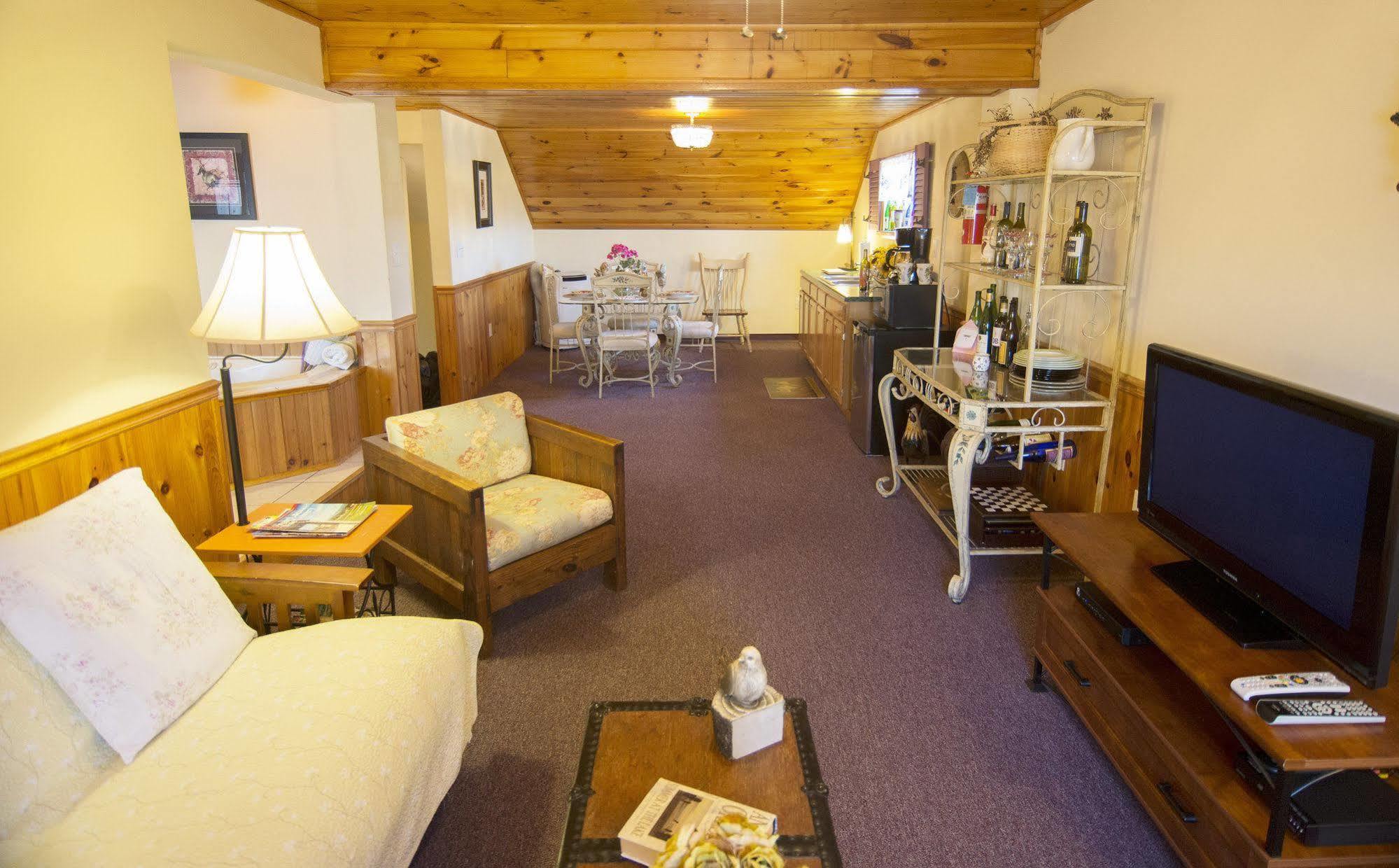 Savannah House Wine Country Inn & Cottages Himrod Экстерьер фото