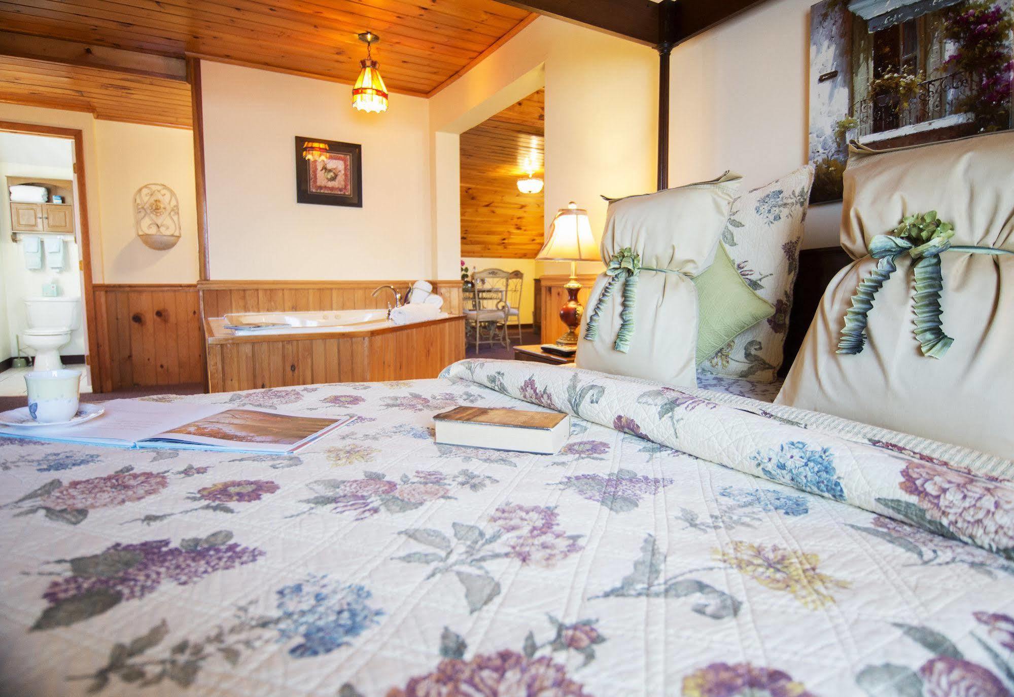 Savannah House Wine Country Inn & Cottages Himrod Экстерьер фото